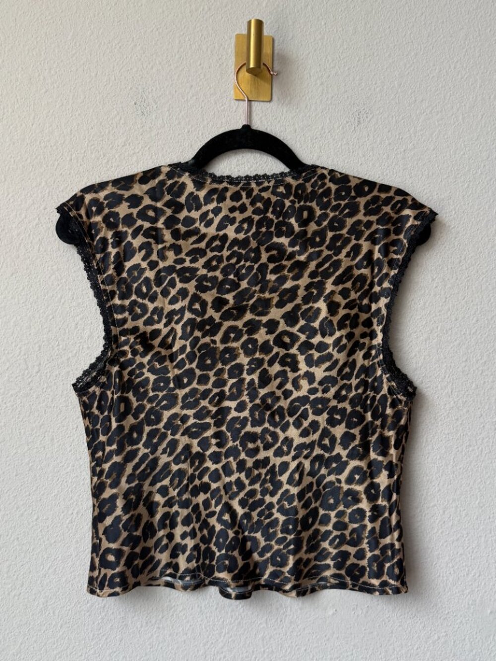 Reformation Leopard Print Cherry Silk Top Size 6 - Picture 4 of 7
